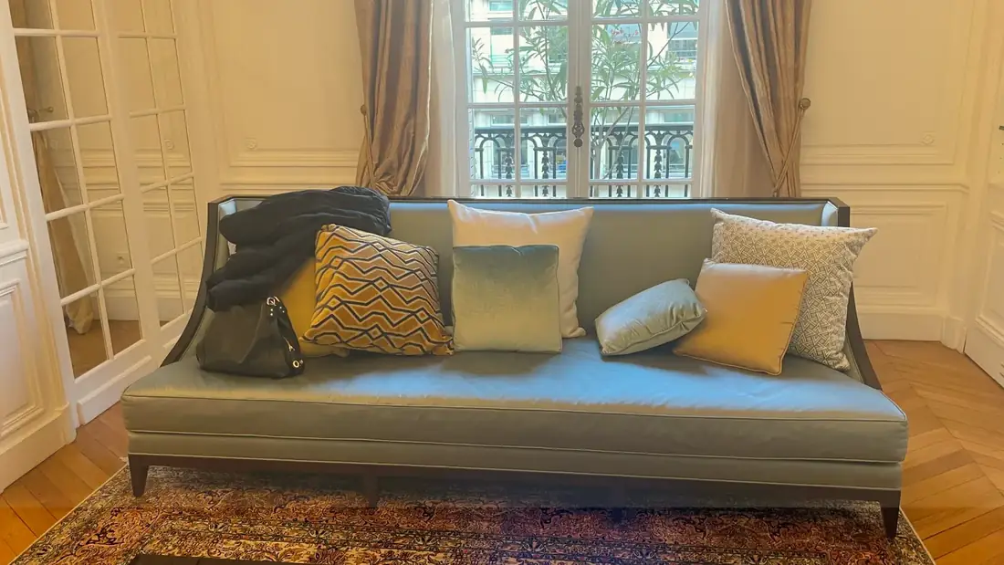 Canapé contemporain — réfection complète